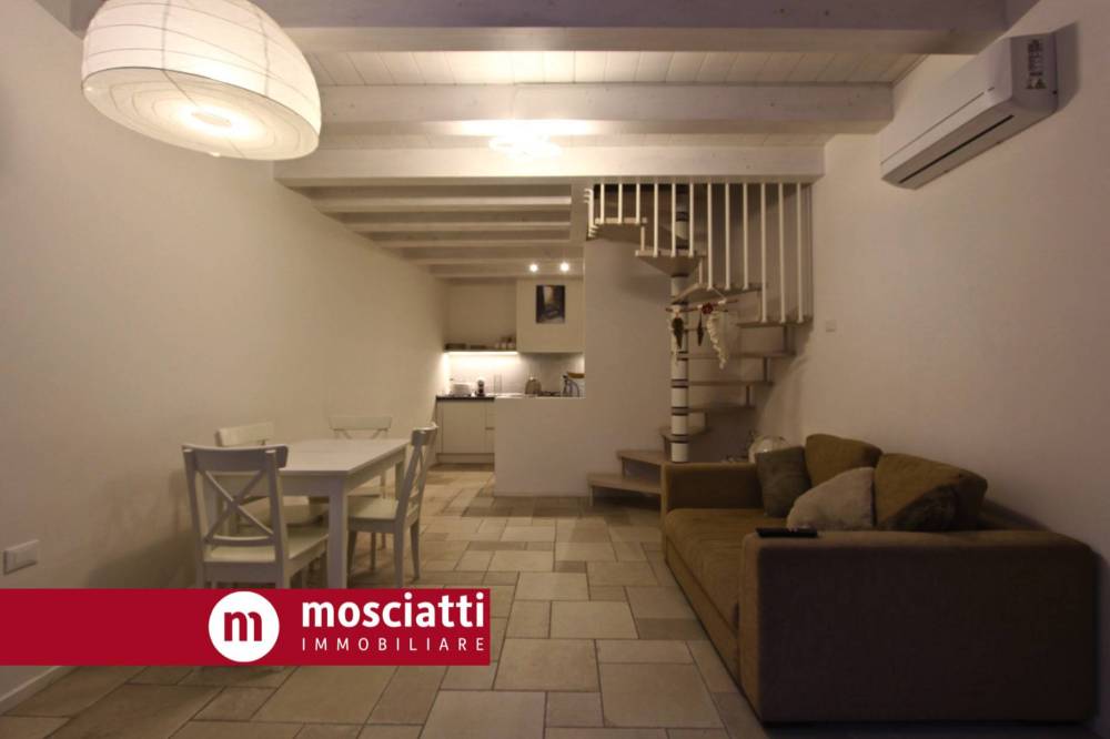 casa indipendente in vendita ad Esanatoglia