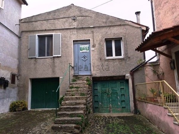 appartamento in vendita ad Esanatoglia