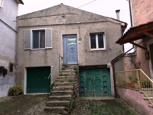 appartamento in vendita ad Esanatoglia