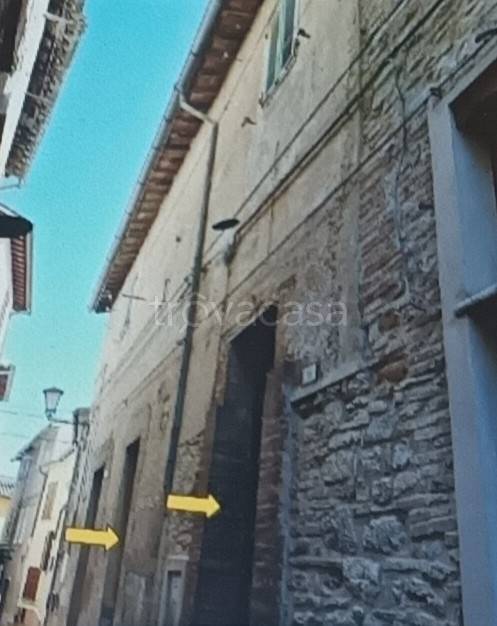 appartamento in vendita ad Esanatoglia