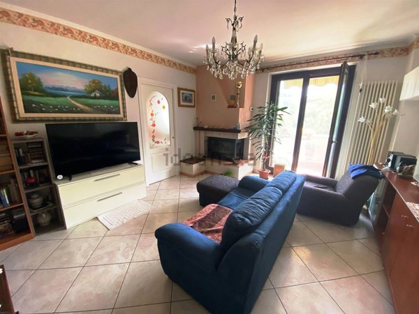 appartamento in vendita ad Esanatoglia