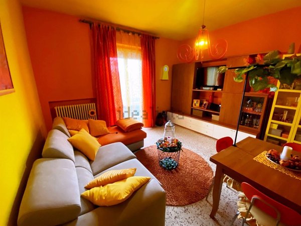 appartamento in vendita ad Esanatoglia