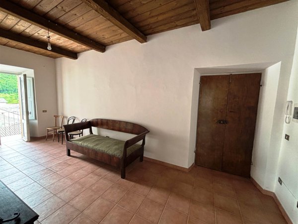appartamento in vendita ad Esanatoglia