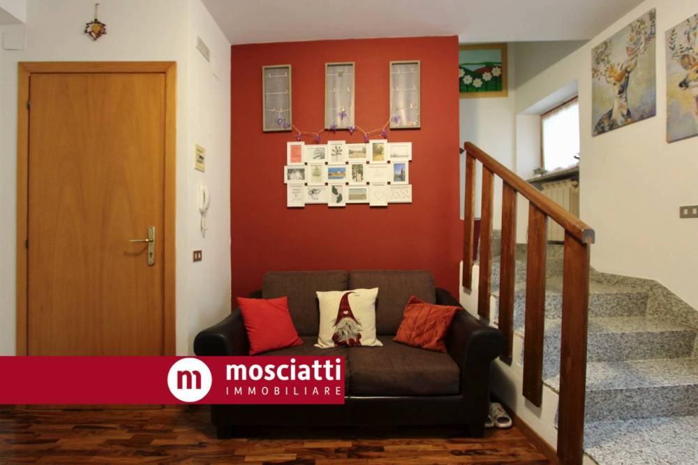 casa indipendente in vendita ad Esanatoglia