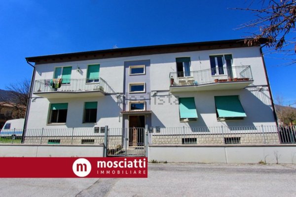 appartamento in vendita ad Esanatoglia