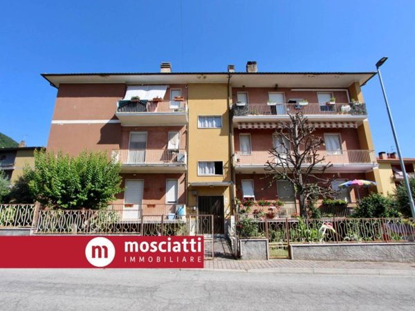 appartamento in vendita ad Esanatoglia