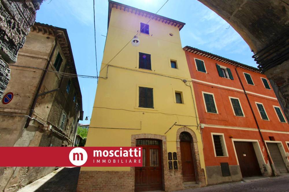 appartamento in vendita ad Esanatoglia