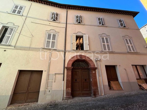 appartamento in vendita ad Esanatoglia