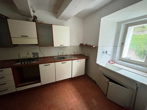 appartamento in vendita ad Esanatoglia