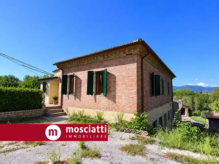 casa indipendente in vendita ad Esanatoglia
