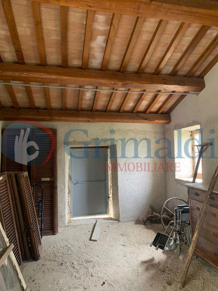 casa indipendente in vendita a Fiastra