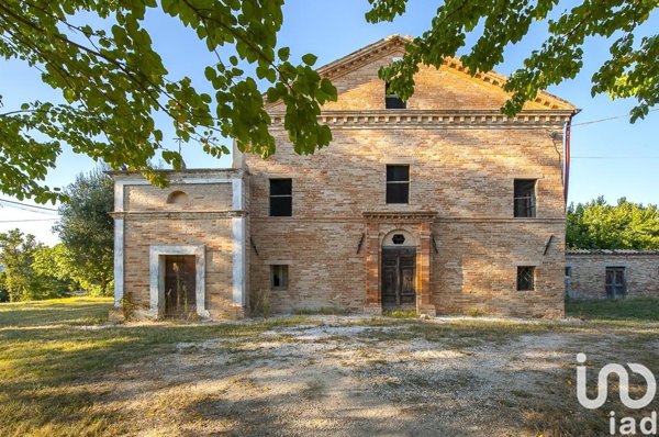 casa indipendente in vendita a Fiastra