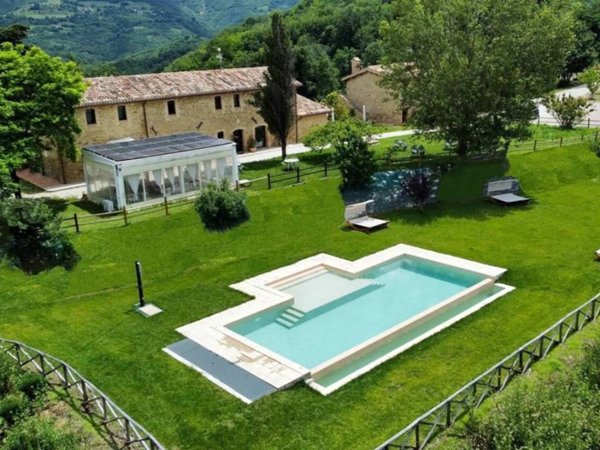 casa indipendente in vendita a Fiastra
