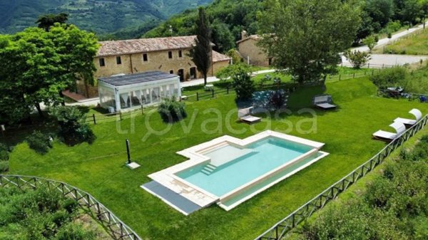 casa indipendente in vendita a Fiastra
