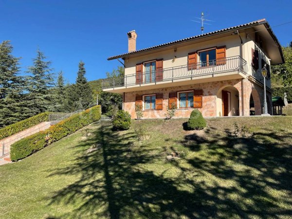 casa indipendente in vendita a Fiastra