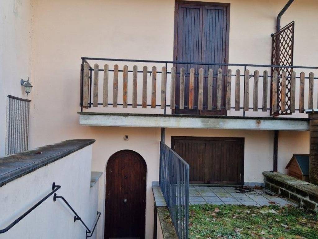 casa indipendente in vendita a Fiastra