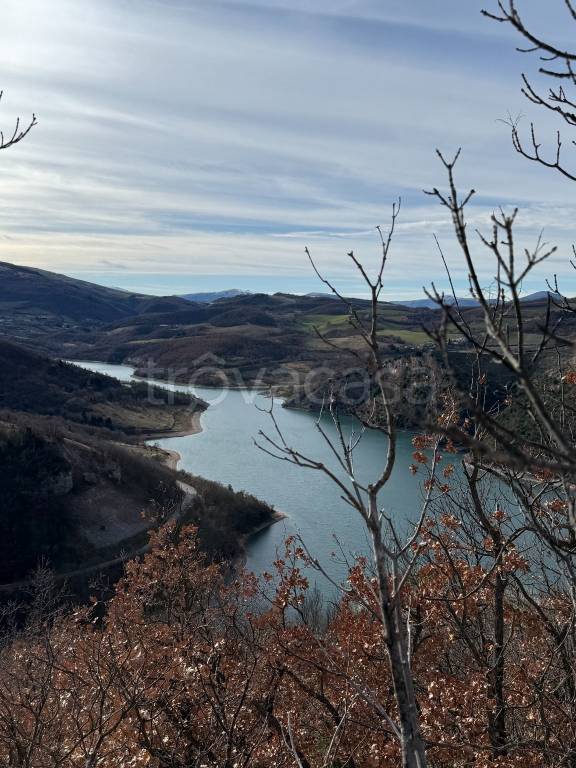 casa indipendente in vendita a Fiastra
