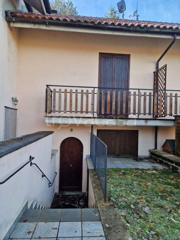 casa indipendente in vendita a Fiastra
