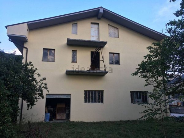 appartamento in vendita a Fiuminata