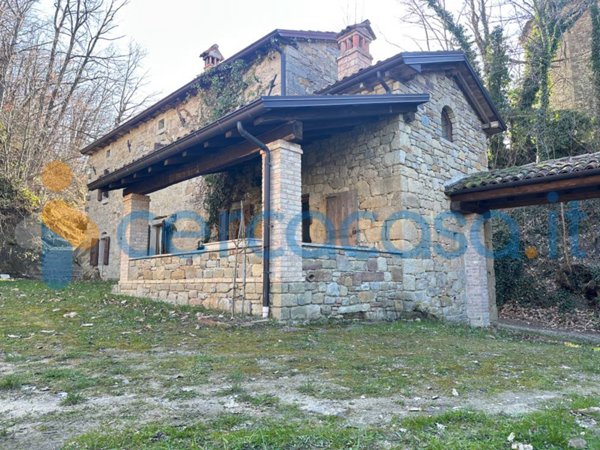 casa indipendente in vendita a Fiuminata in zona Castello