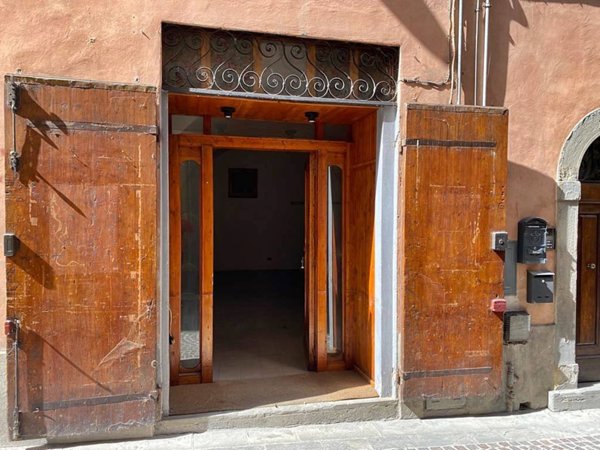 negozio in vendita a Fiuminata in zona Castello