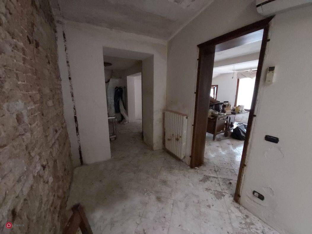 appartamento in vendita a Fiuminata in zona Castello