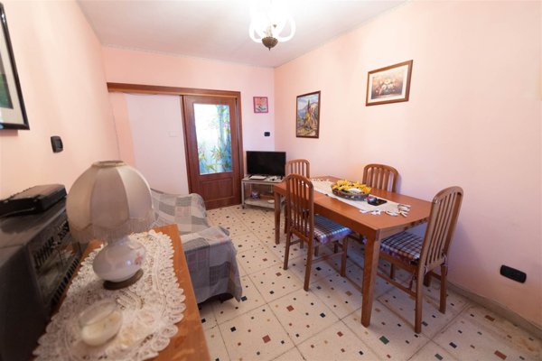 appartamento in vendita a Fiuminata in zona Castello