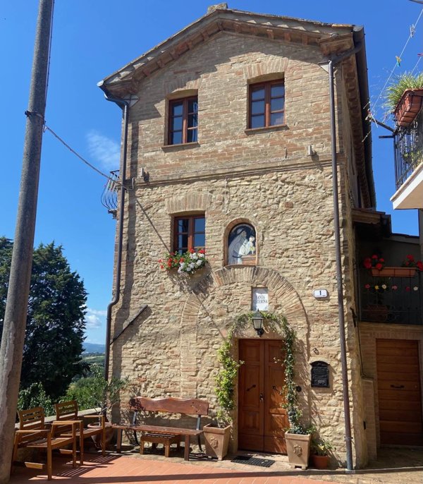 casa indipendente in vendita a Fiuminata in zona Castello