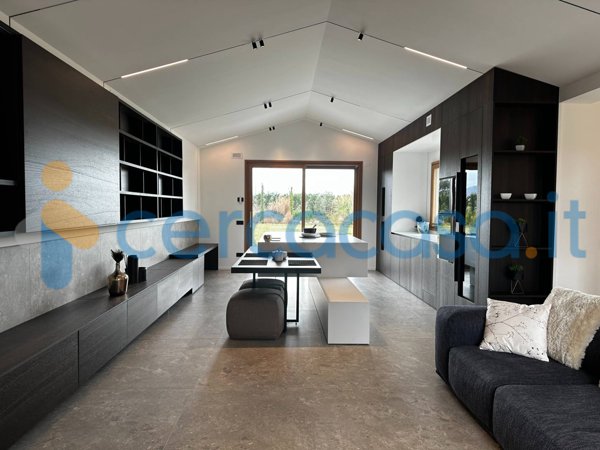 casa indipendente in vendita a Fiuminata