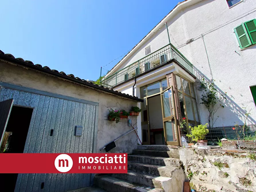 casa indipendente in vendita a Fiuminata