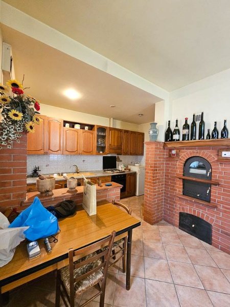 casa indipendente in vendita a Fiuminata in zona Pontile