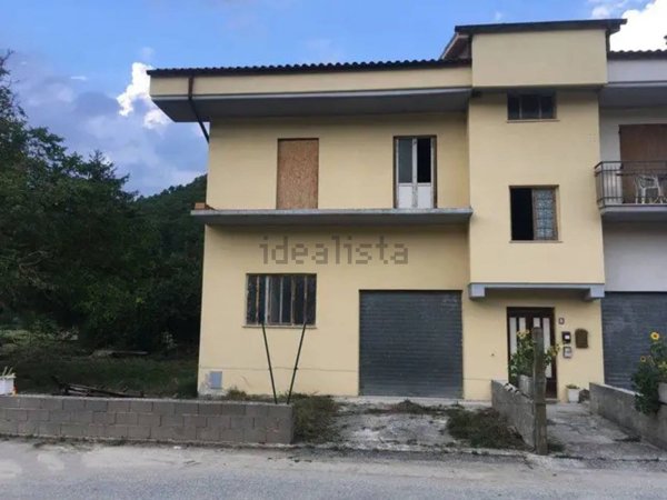 appartamento in vendita a Fiuminata