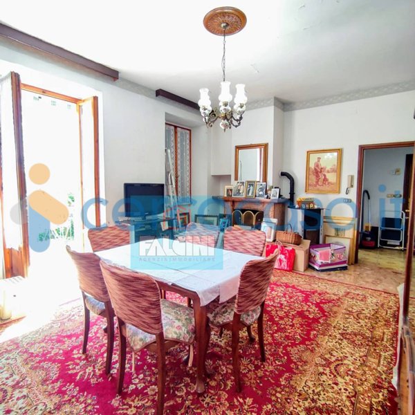 appartamento in vendita a Fiuminata in zona Castello