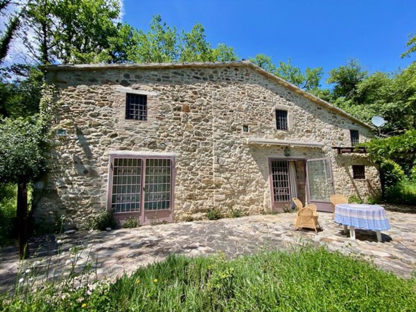 casa indipendente in vendita a Fiuminata in zona Castello