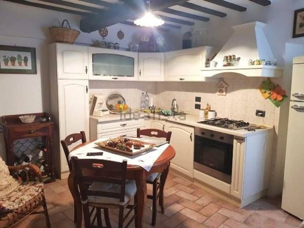 appartamento in vendita a Fiuminata