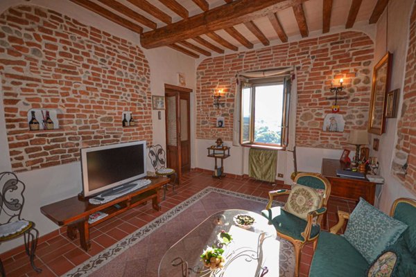 casa indipendente in vendita a Fiuminata in zona Castello