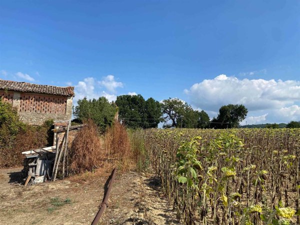 casa indipendente in vendita a Fiuminata in zona Castello