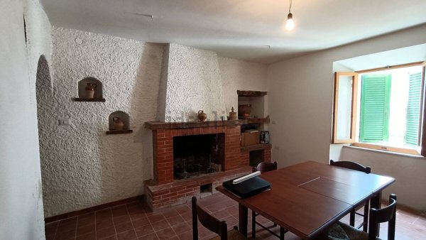 casa indipendente in vendita a Fiuminata in zona Fonte di Brescia