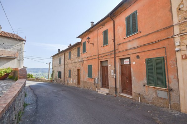 intera palazzina in vendita a Fiuminata in zona Castello