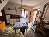 casa indipendente in vendita a Fiuminata in zona Pontile