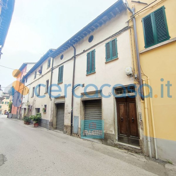 appartamento in vendita a Fiuminata in zona Castello