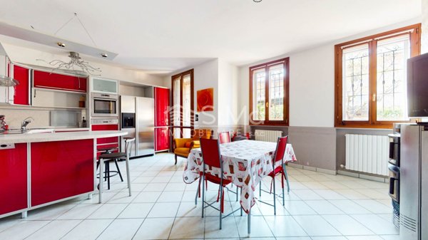 casa indipendente in vendita a Fiuminata in zona Castello