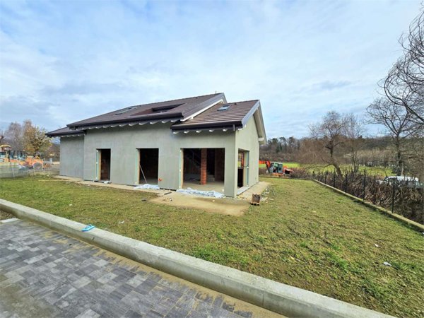 casa indipendente in vendita a Fiuminata in zona Castello