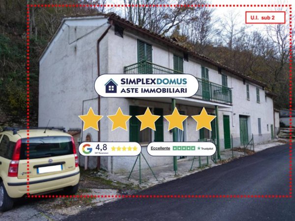 appartamento in vendita a Fiuminata in zona Laverino