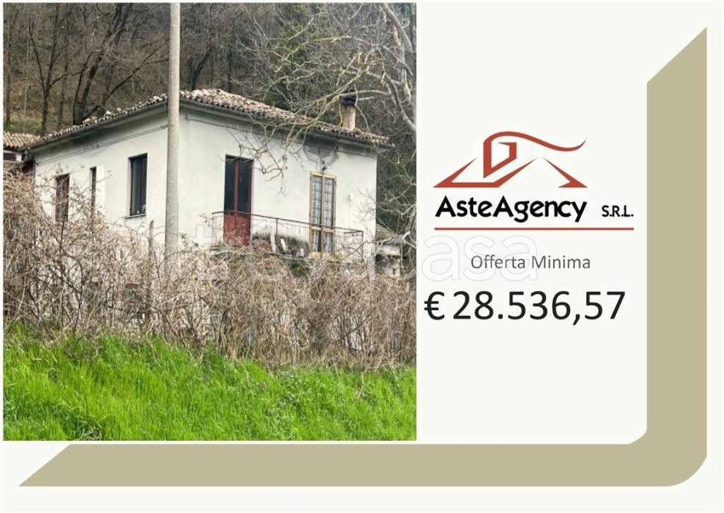 appartamento in vendita a Fiuminata in zona Vallibbia