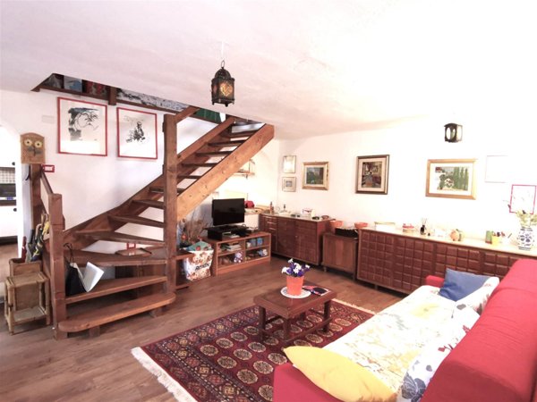 appartamento in vendita a Fiuminata in zona Castello