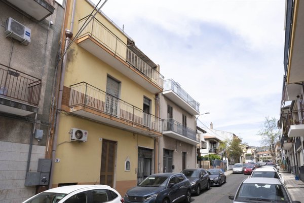 appartamento in vendita a Fiuminata in zona Castello