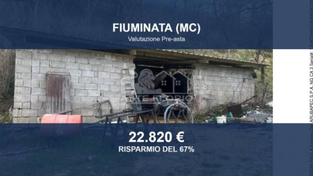 casa indipendente in vendita a Fiuminata in zona Vallibbia