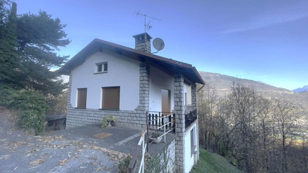 casa indipendente in vendita a Fiuminata in zona Castello