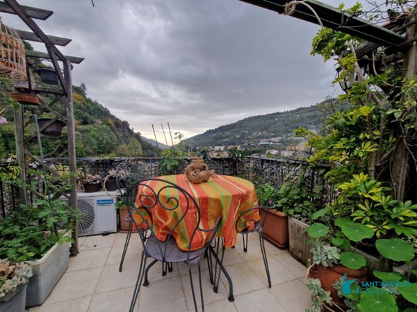 appartamento in vendita a Fiuminata in zona Castello